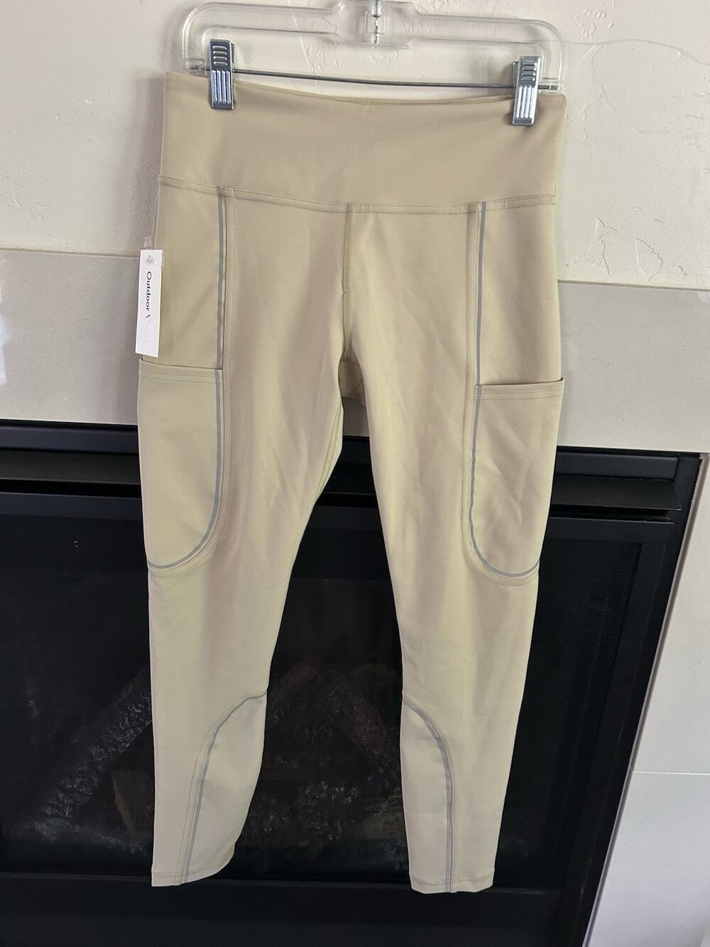 Outdoor Voices 7/8 Leggings Women’s Small Cream Beige NWT Side Pocket Activewear